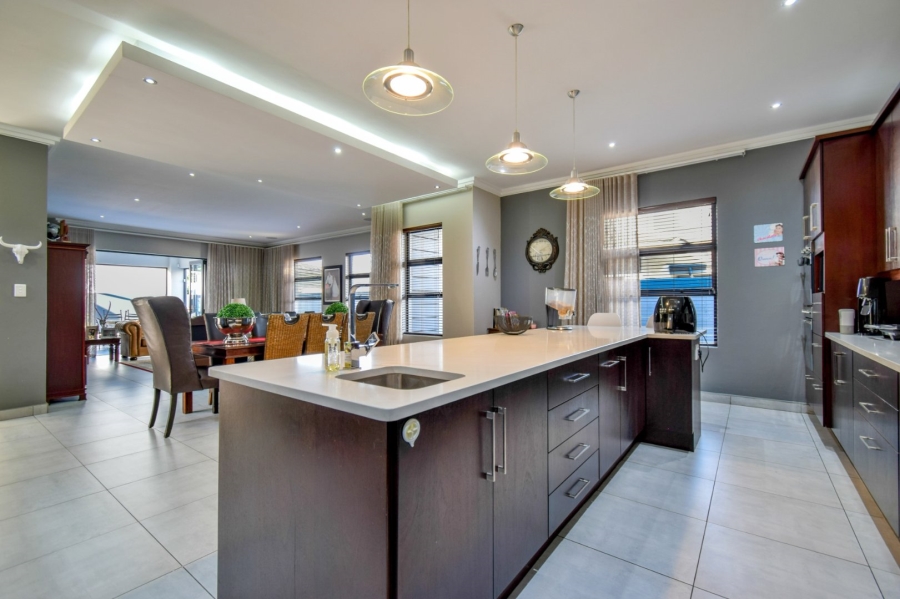 4 Bedroom Property for Sale in Lombardy Gauteng