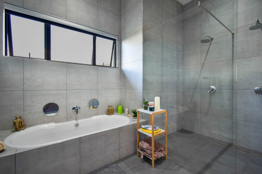 4 Bedroom Property for Sale in Lombardy Gauteng