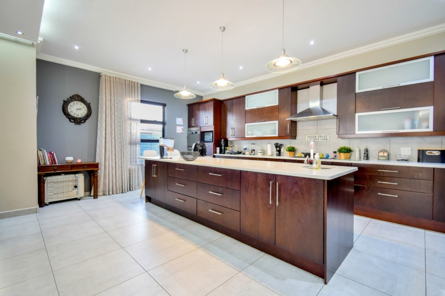 4 Bedroom Property for Sale in Lombardy Gauteng