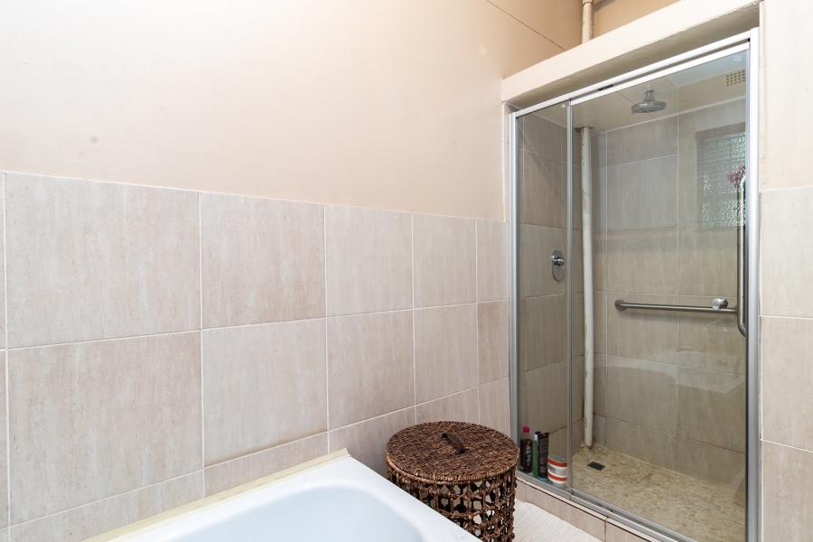 To Let 2 Bedroom Property for Rent in Rosebank Gauteng