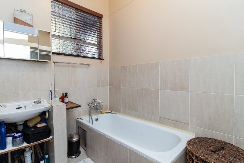 To Let 2 Bedroom Property for Rent in Rosebank Gauteng