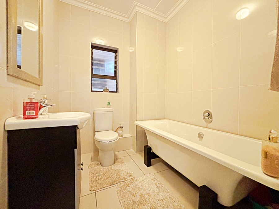 To Let 2 Bedroom Property for Rent in Scarlet Park Gauteng