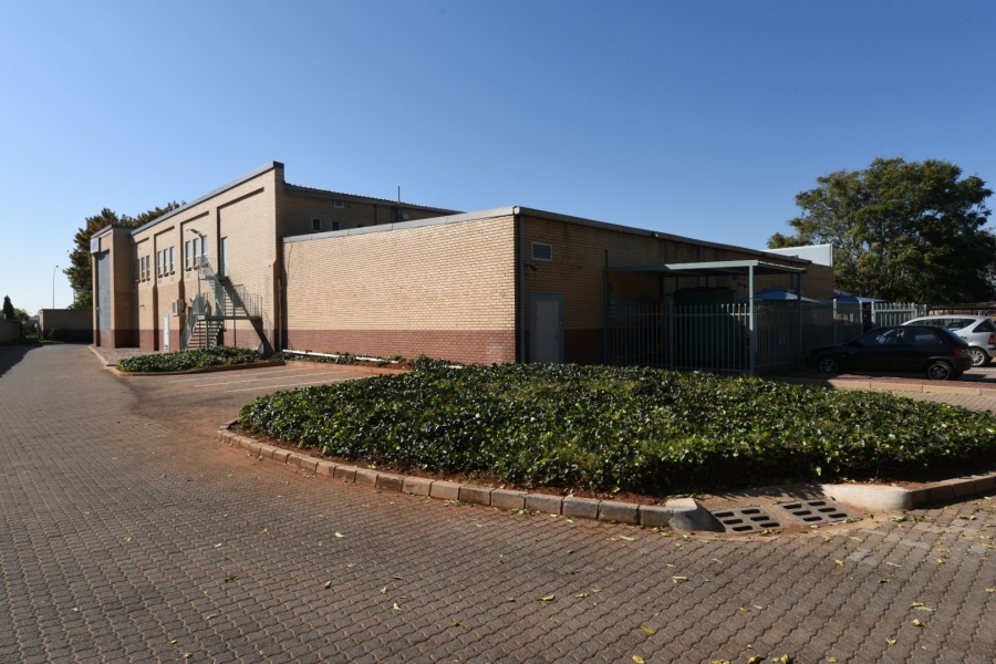 To Let commercial Property for Rent in Anderbolt Gauteng