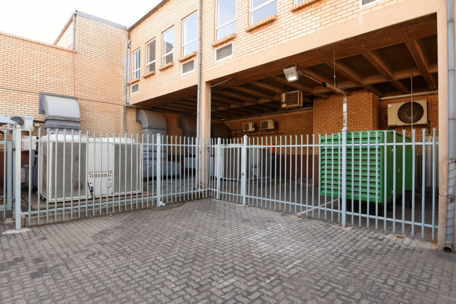 To Let commercial Property for Rent in Anderbolt Gauteng