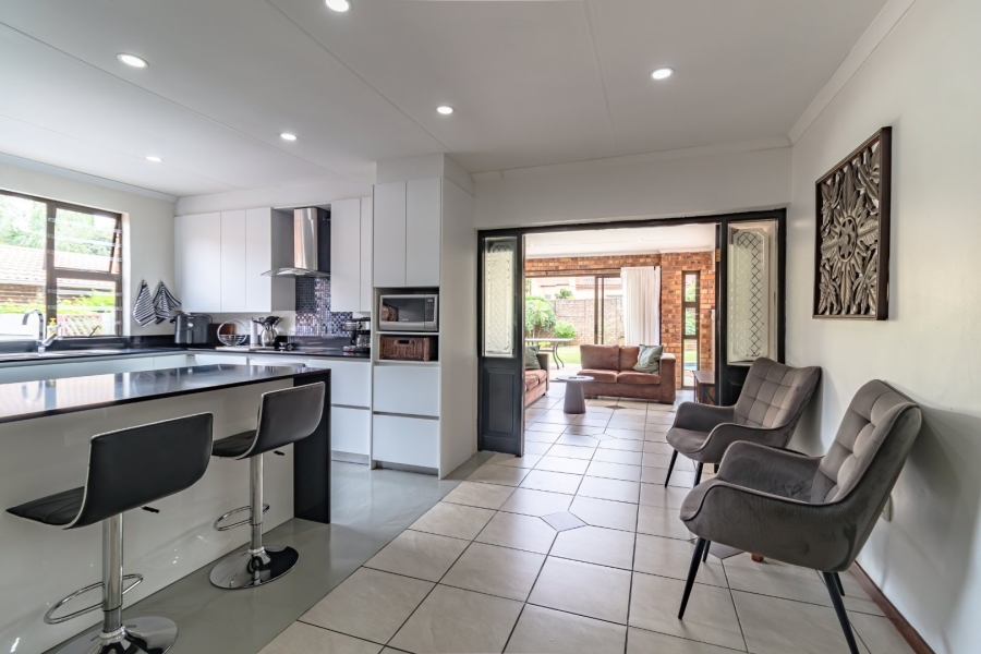 5 Bedroom Property for Sale in Eden Glen Gauteng