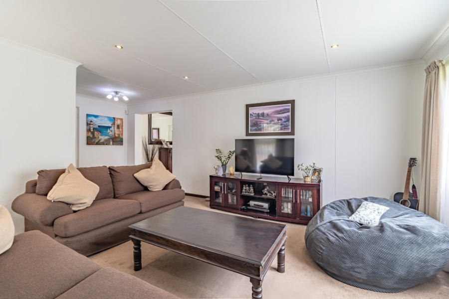 5 Bedroom Property for Sale in Eden Glen Gauteng