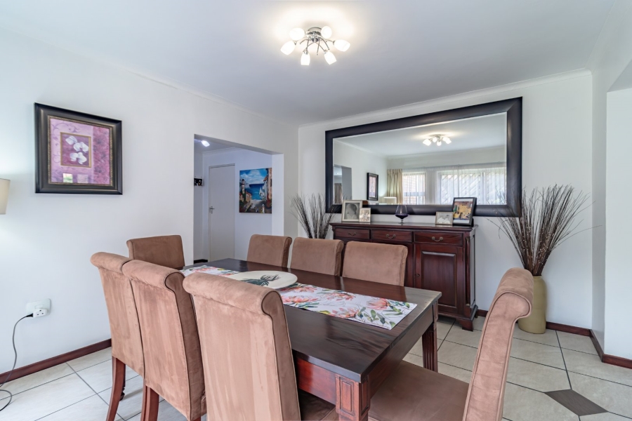 5 Bedroom Property for Sale in Eden Glen Gauteng