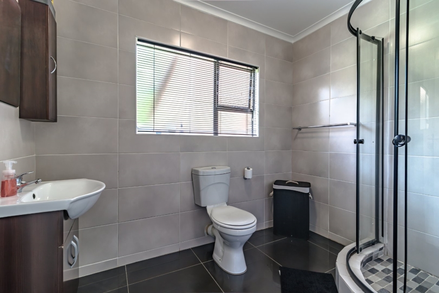 5 Bedroom Property for Sale in Eden Glen Gauteng