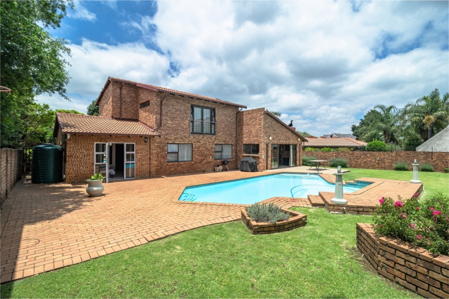 5 Bedroom Property for Sale in Eden Glen Gauteng