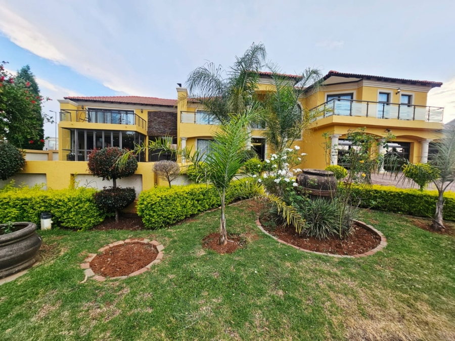 To Let 6 Bedroom Property for Rent in Monavoni Gauteng