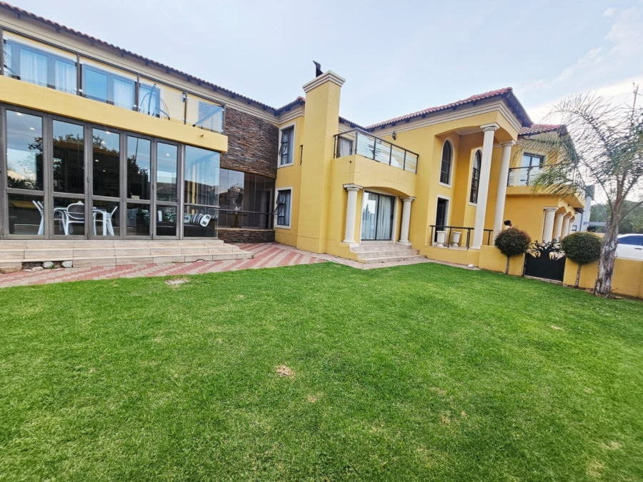 To Let 6 Bedroom Property for Rent in Monavoni Gauteng