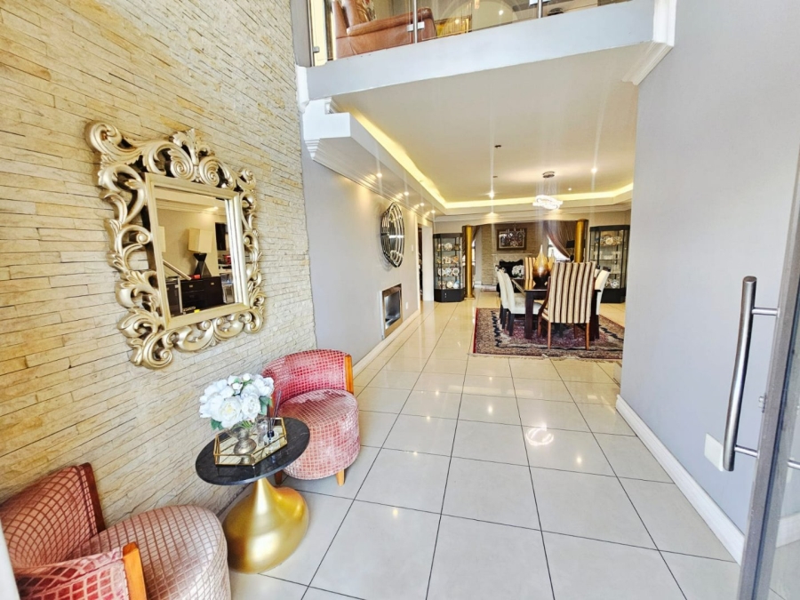 To Let 6 Bedroom Property for Rent in Monavoni Gauteng