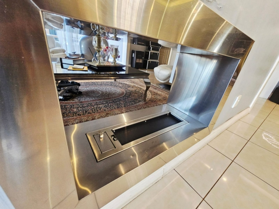 To Let 6 Bedroom Property for Rent in Monavoni Gauteng