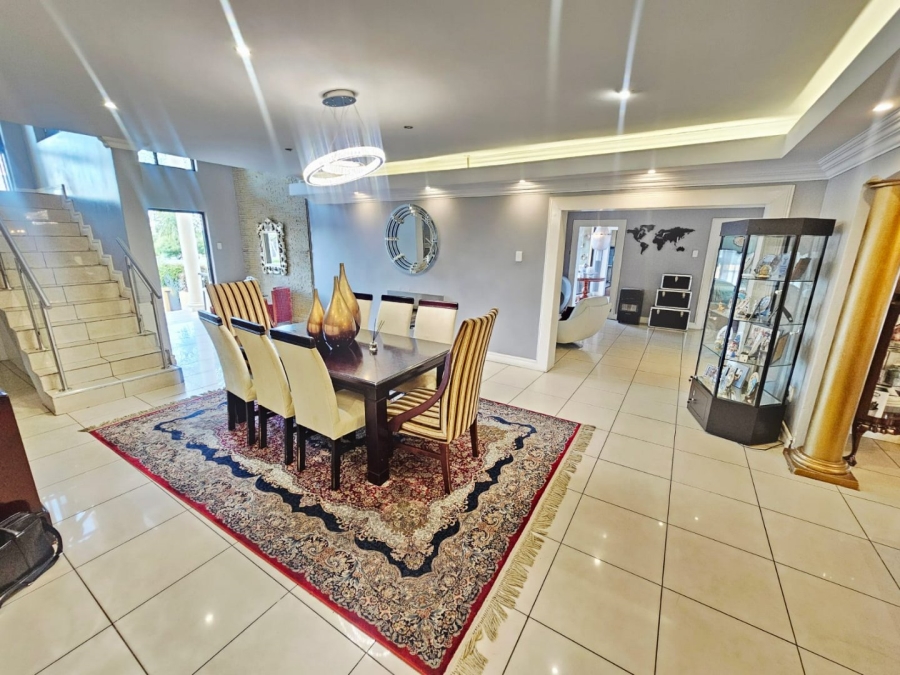 To Let 6 Bedroom Property for Rent in Monavoni Gauteng