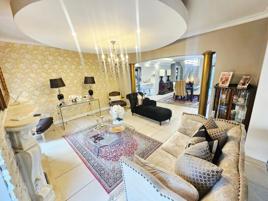 To Let 6 Bedroom Property for Rent in Monavoni Gauteng