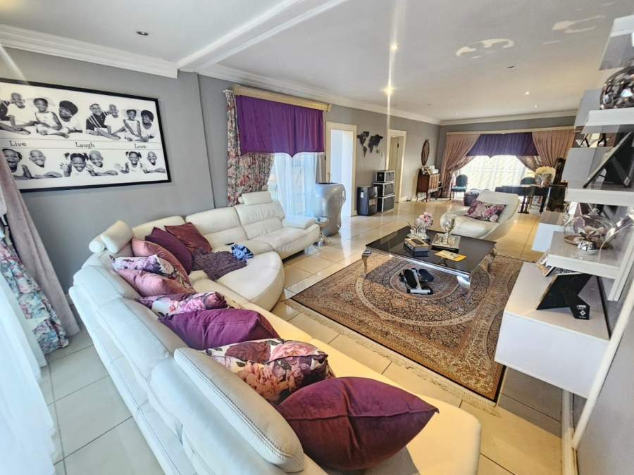 To Let 6 Bedroom Property for Rent in Monavoni Gauteng