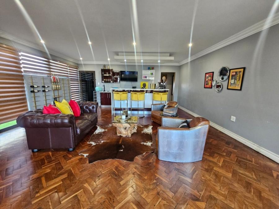 To Let 6 Bedroom Property for Rent in Monavoni Gauteng