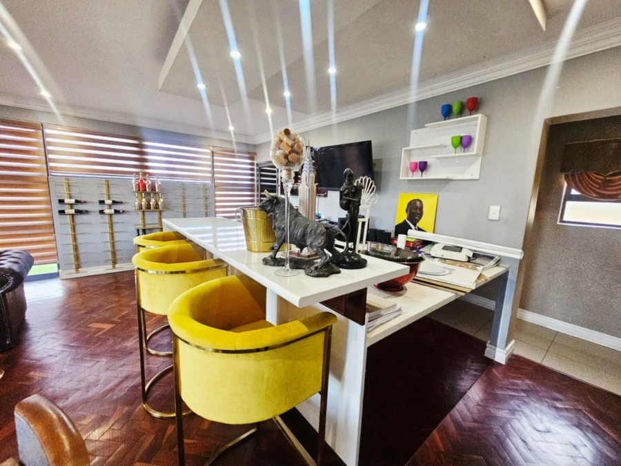 To Let 6 Bedroom Property for Rent in Monavoni Gauteng