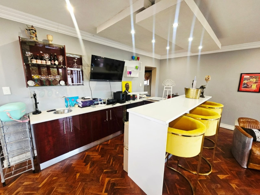 To Let 6 Bedroom Property for Rent in Monavoni Gauteng