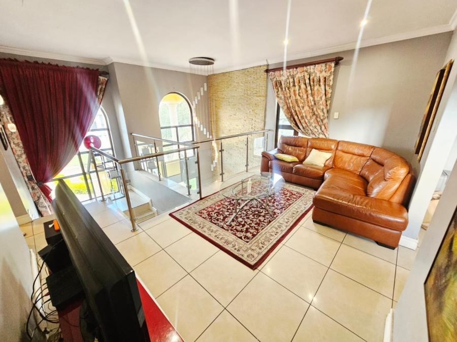 To Let 6 Bedroom Property for Rent in Monavoni Gauteng