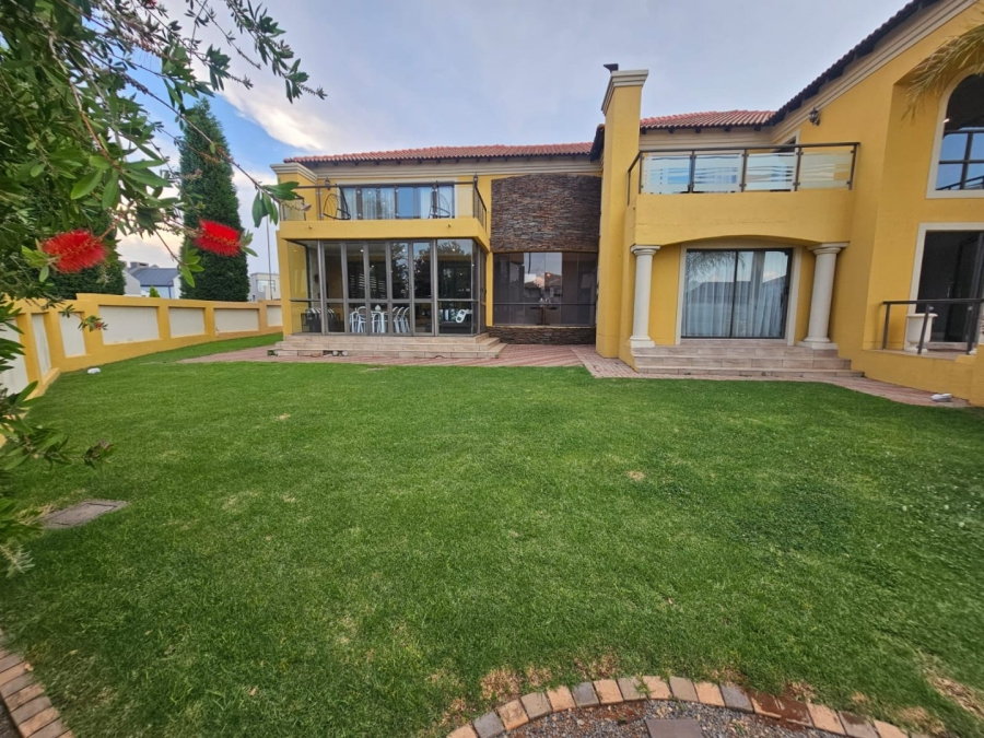 To Let 6 Bedroom Property for Rent in Monavoni Gauteng