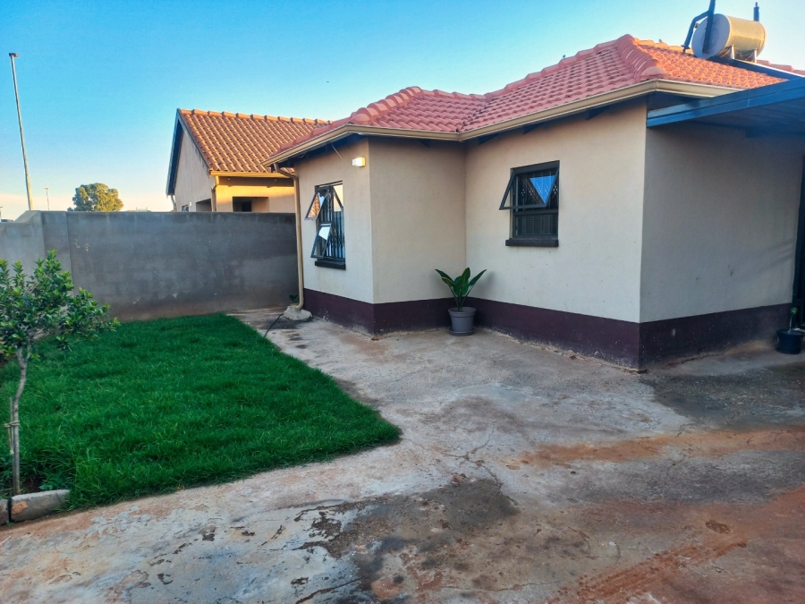 3 Bedroom Property for Sale in Windmill Park Gauteng