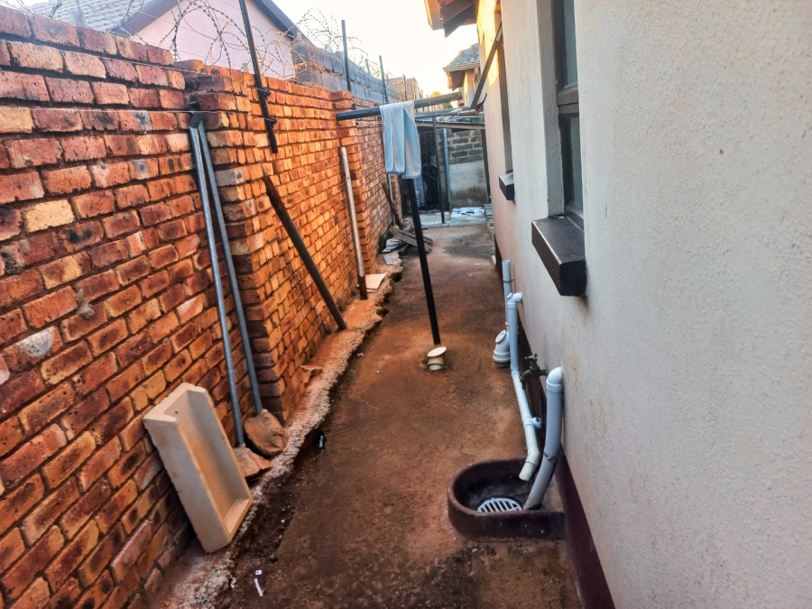 3 Bedroom Property for Sale in Windmill Park Gauteng