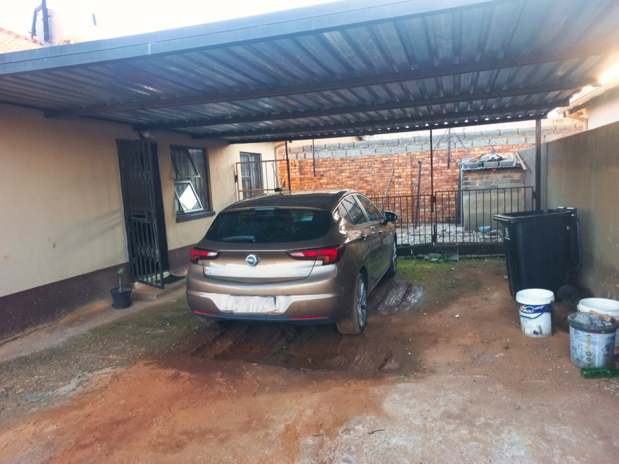 3 Bedroom Property for Sale in Windmill Park Gauteng