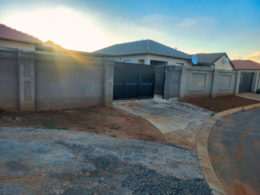 3 Bedroom Property for Sale in Windmill Park Gauteng