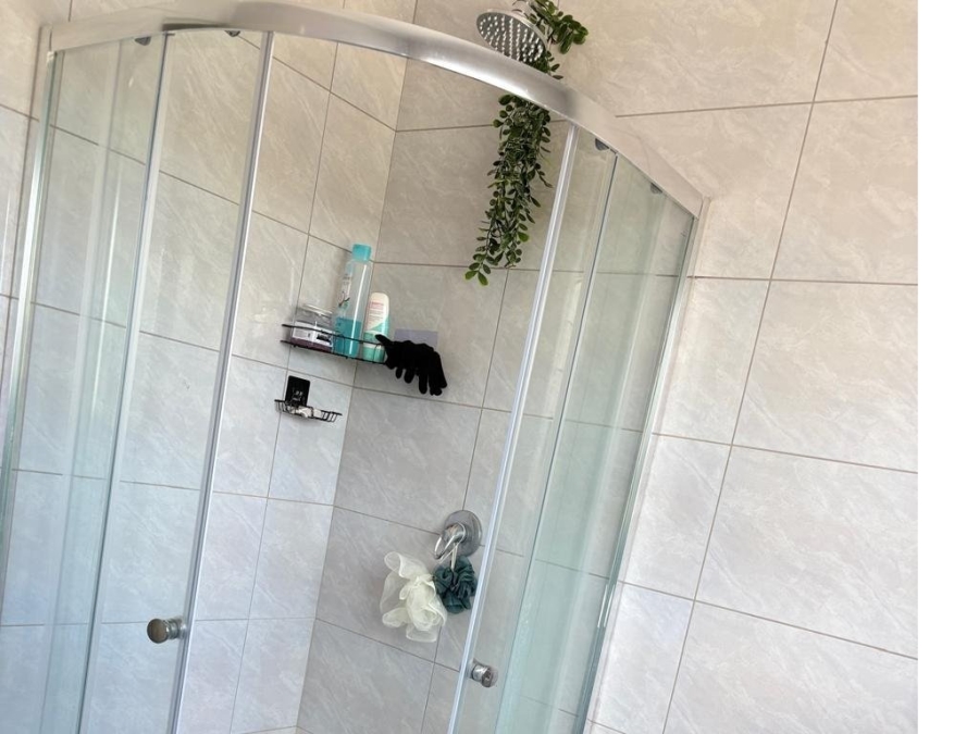 To Let 1 Bedroom Property for Rent in Glen Austin Gauteng