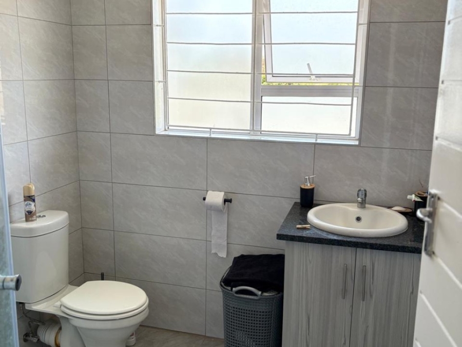 To Let 1 Bedroom Property for Rent in Glen Austin Gauteng