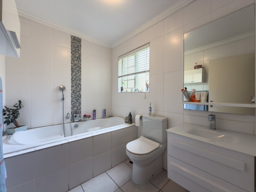 2 Bedroom Property for Sale in Eden Glen Gauteng