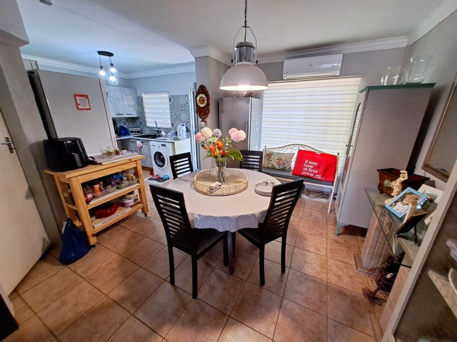 2 Bedroom Property for Sale in Pierre Van Ryneveld Gauteng