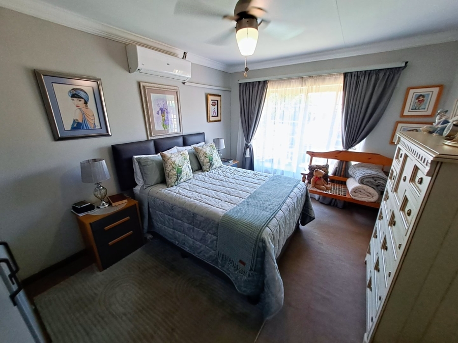 2 Bedroom Property for Sale in Pierre Van Ryneveld Gauteng