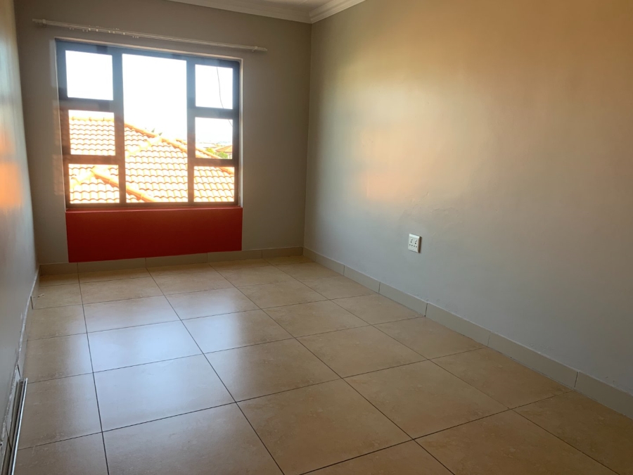 To Let 4 Bedroom Property for Rent in Monavoni Gauteng