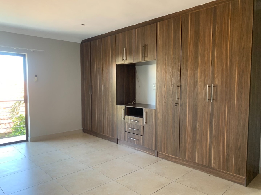 To Let 4 Bedroom Property for Rent in Monavoni Gauteng