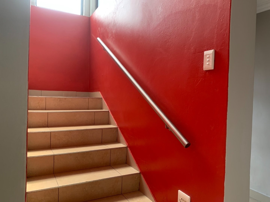 To Let 4 Bedroom Property for Rent in Monavoni Gauteng