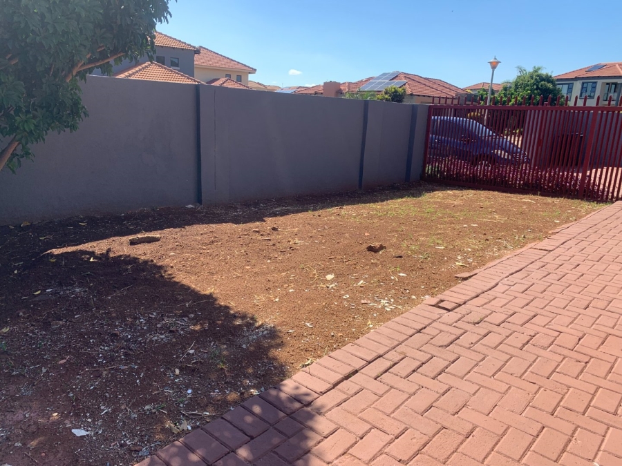 To Let 4 Bedroom Property for Rent in Monavoni Gauteng