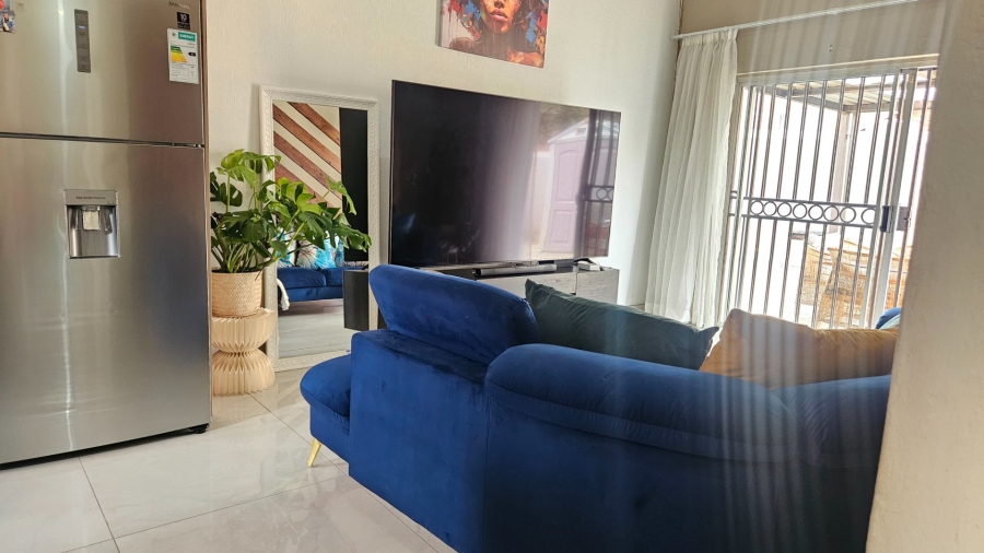 To Let 3 Bedroom Property for Rent in Heuwelsig Estate Gauteng