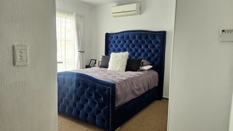 To Let 3 Bedroom Property for Rent in Heuwelsig Estate Gauteng