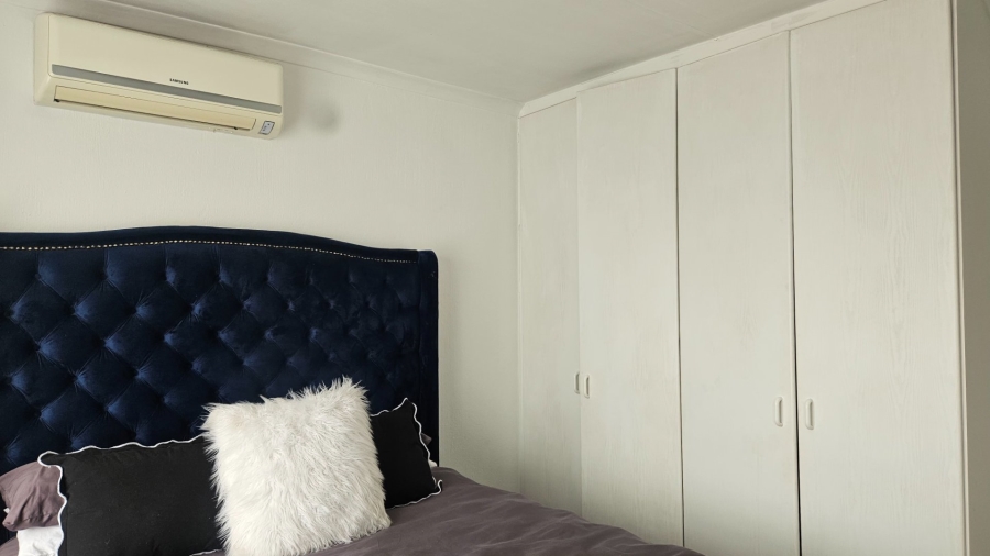 To Let 3 Bedroom Property for Rent in Heuwelsig Estate Gauteng