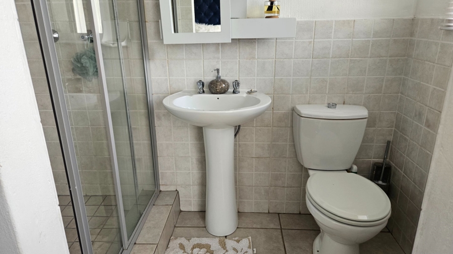 To Let 3 Bedroom Property for Rent in Heuwelsig Estate Gauteng