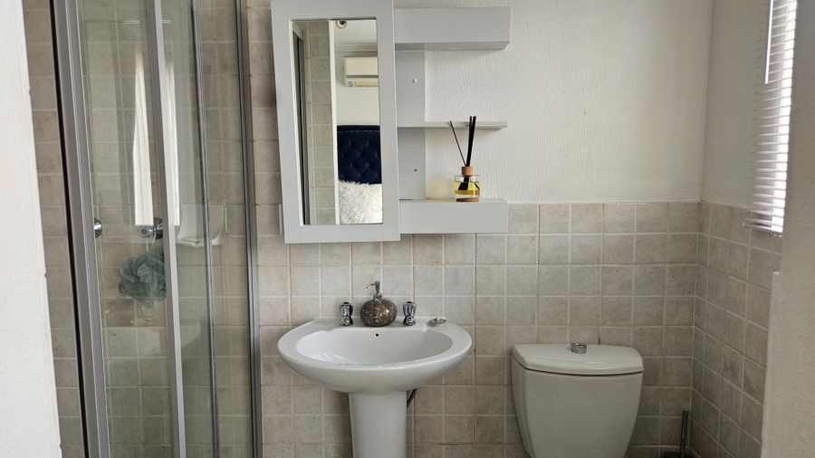 To Let 3 Bedroom Property for Rent in Heuwelsig Estate Gauteng