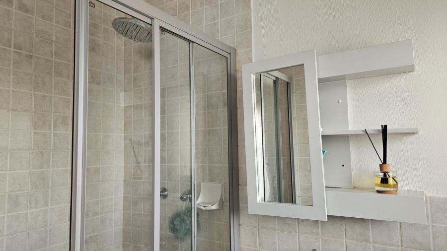 To Let 3 Bedroom Property for Rent in Heuwelsig Estate Gauteng