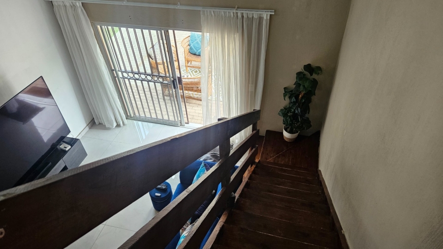 To Let 3 Bedroom Property for Rent in Heuwelsig Estate Gauteng