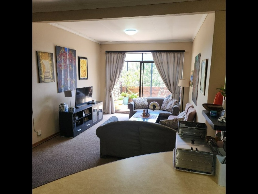 2 Bedroom Property for Sale in Eldoraigne Gauteng