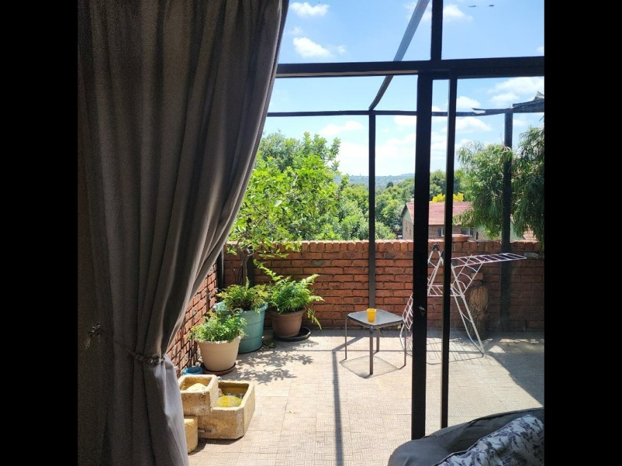 2 Bedroom Property for Sale in Eldoraigne Gauteng