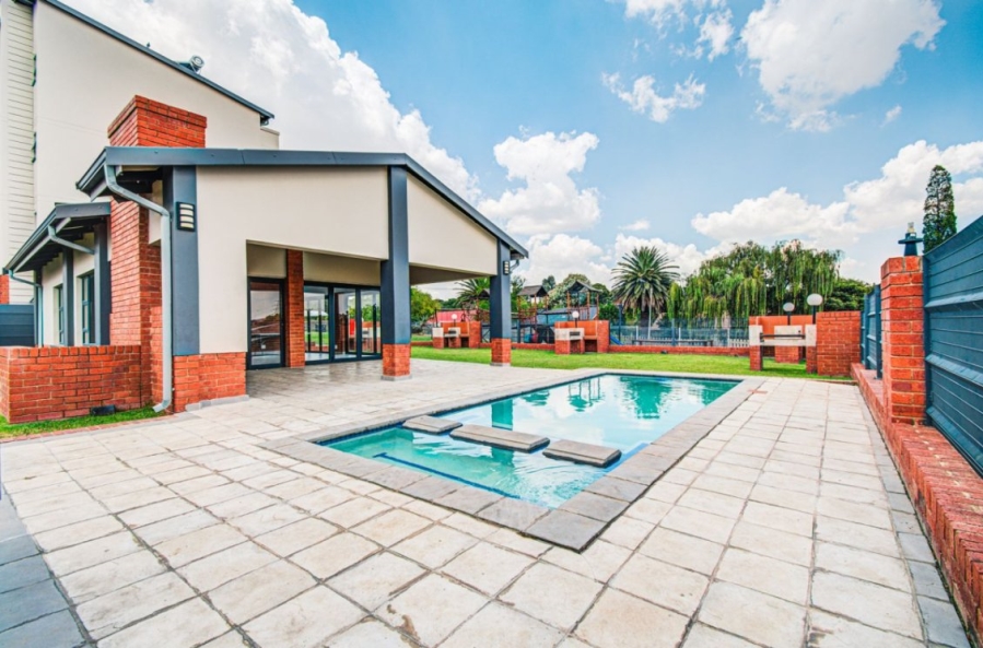 1 Bedroom Property for Sale in Sebenza Gauteng