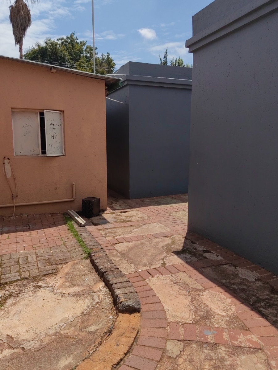 12 Bedroom Property for Sale in Westdene Gauteng