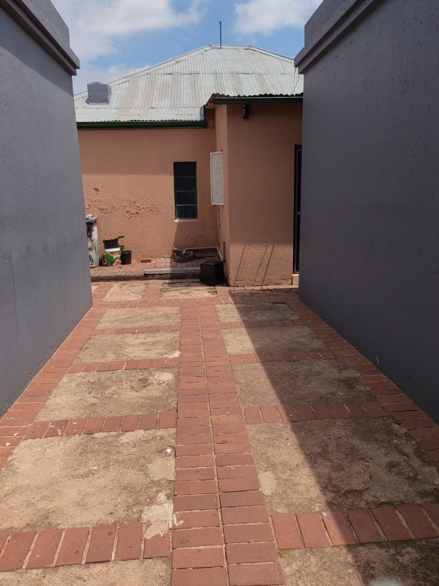 12 Bedroom Property for Sale in Westdene Gauteng